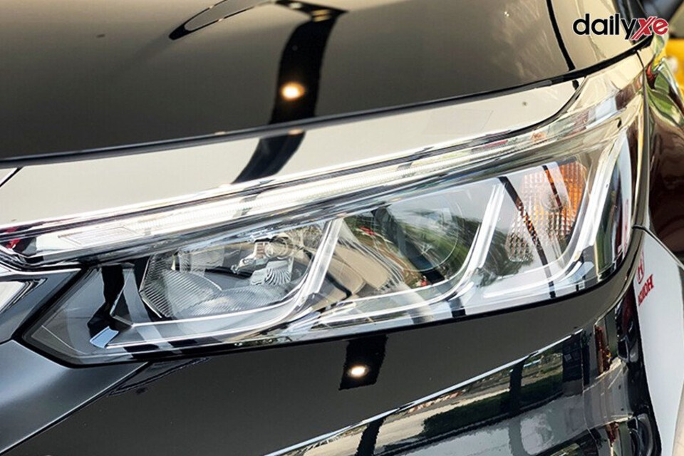 Cụm đèn trước LED