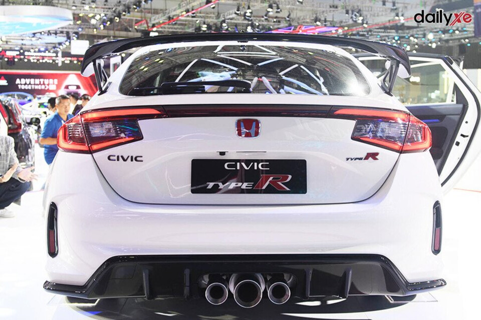 Đuôi xe thiết kế thể thao