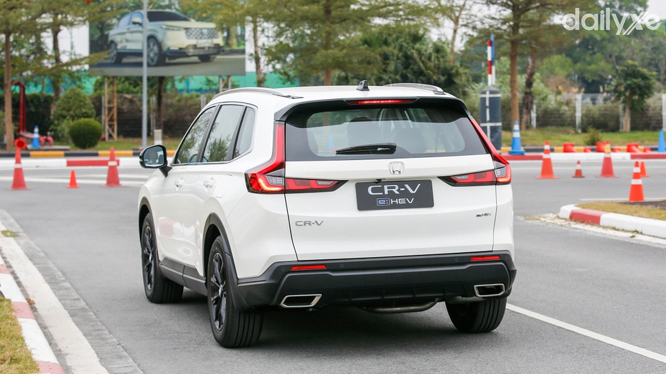 Đuôi xe thiết kế sang trọng