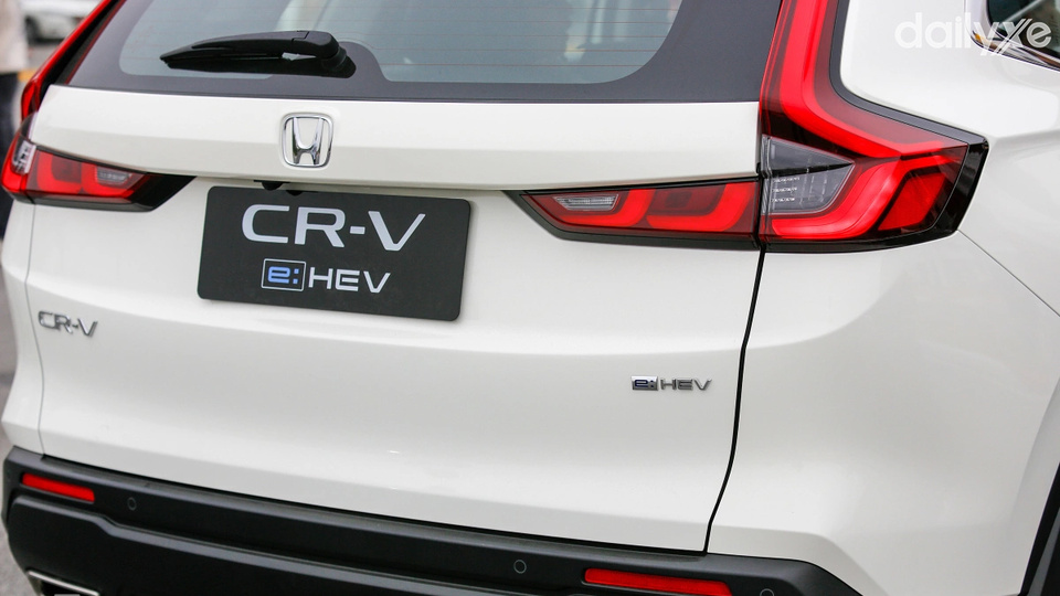 Cụm đèn hậu dạng LED hình chữ L sang trọng