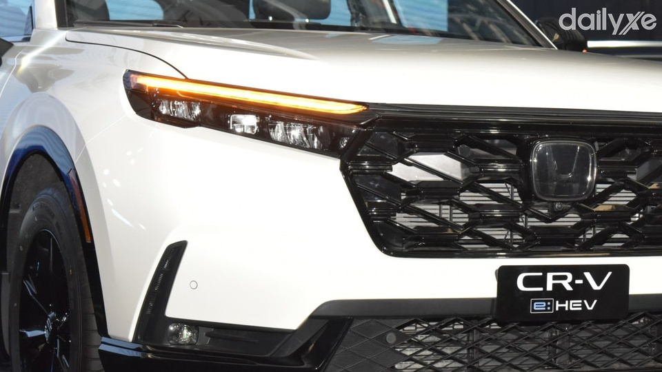 Honda CR-V trang bị cụm đèn trước công nghệ LED sắc nét