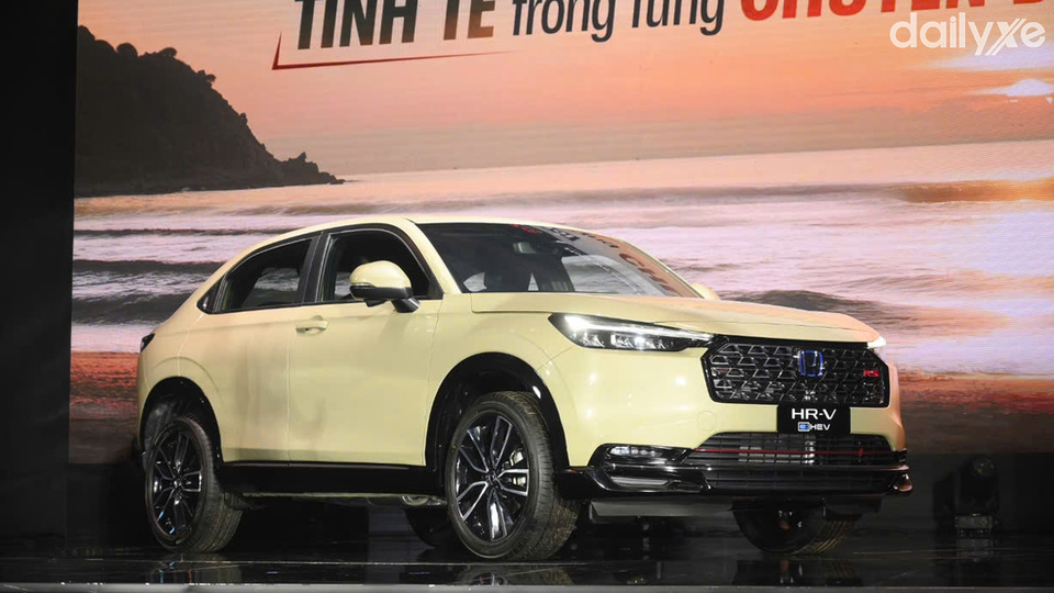 Honda HR-V e:HEV RS sở hữu vẻ ngoài hiện đại