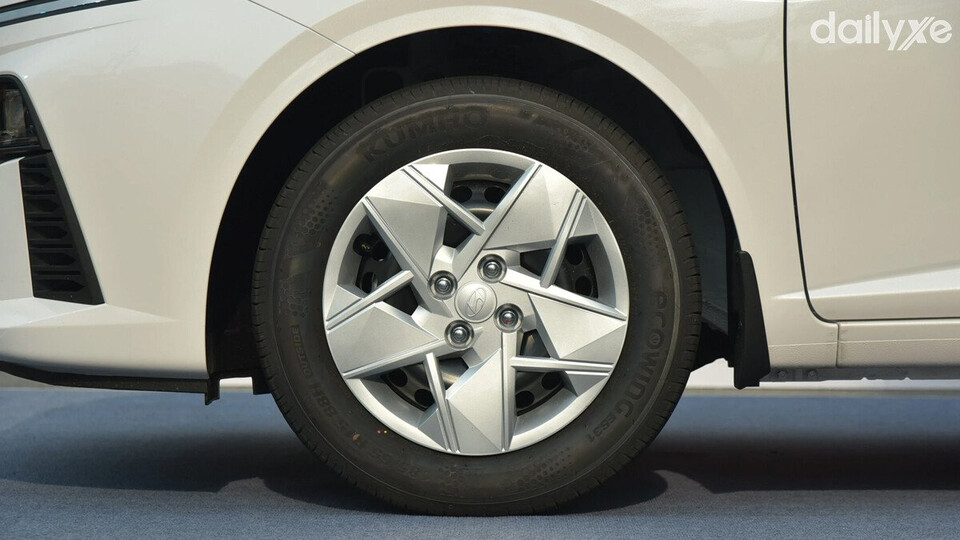 Lazang bằng thép trang bị trên bản 1.5 MT