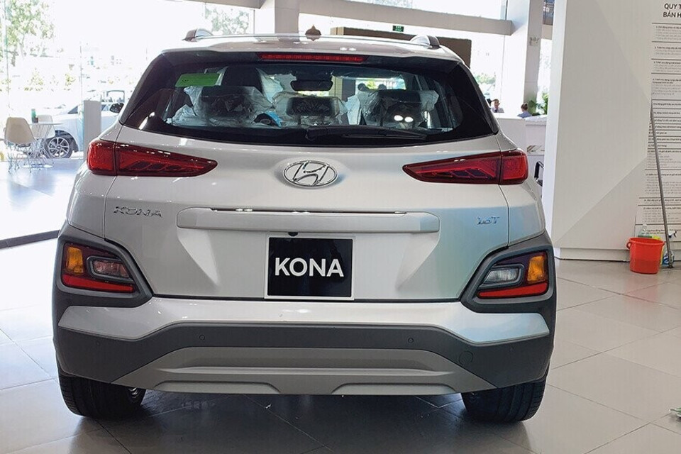 Đuôi xe thiết kế sắc sảo