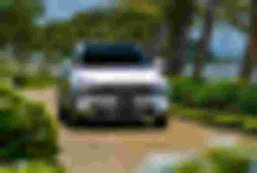 Nên mua xe Hyundai Santa Fe máy xăng hay dầu ?
