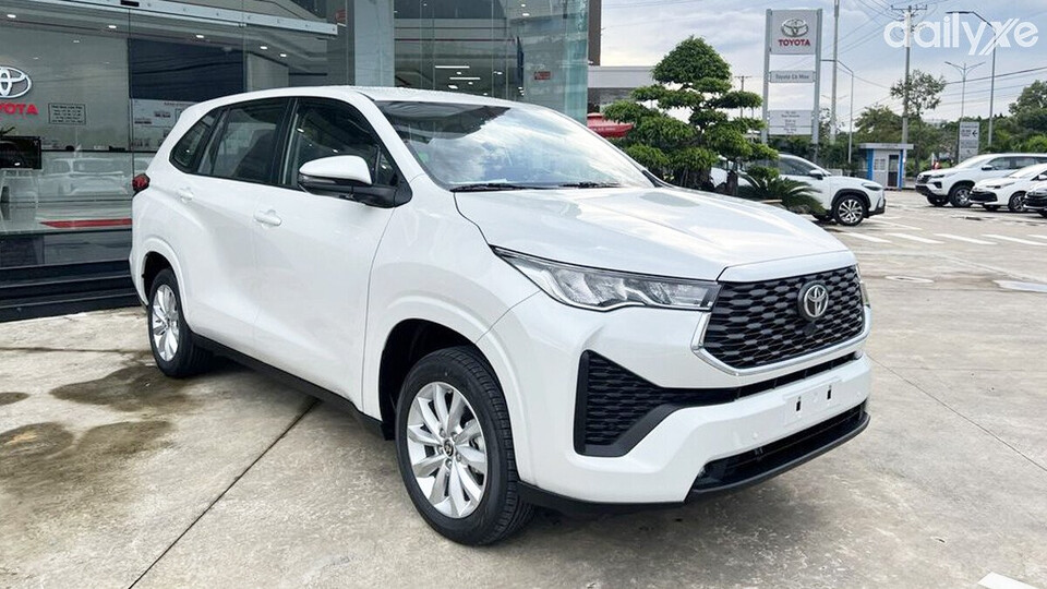 Mẫu xe 7 chỗ rộng rãi, bền bỉ mà giá lại mềm