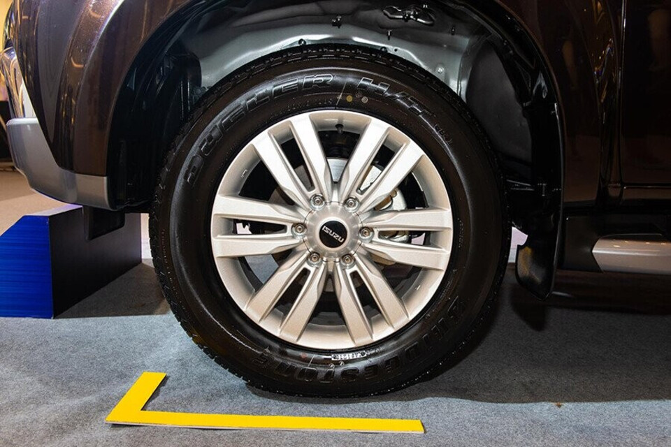 Mâm xe Mu-X thiết kế thể thao