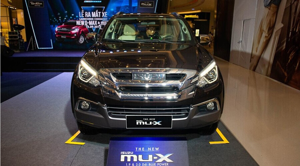 Đầu xe thiết kế MU-X mạnh mẽ Đầu xe thiết kế MU-X mạnh mẽ