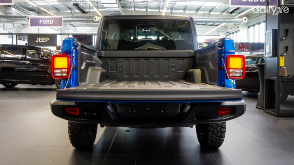 Thùng xe thiết kế chắc chắn có khả năng tải nặng