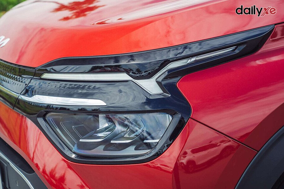 Cụm đèn trước LED