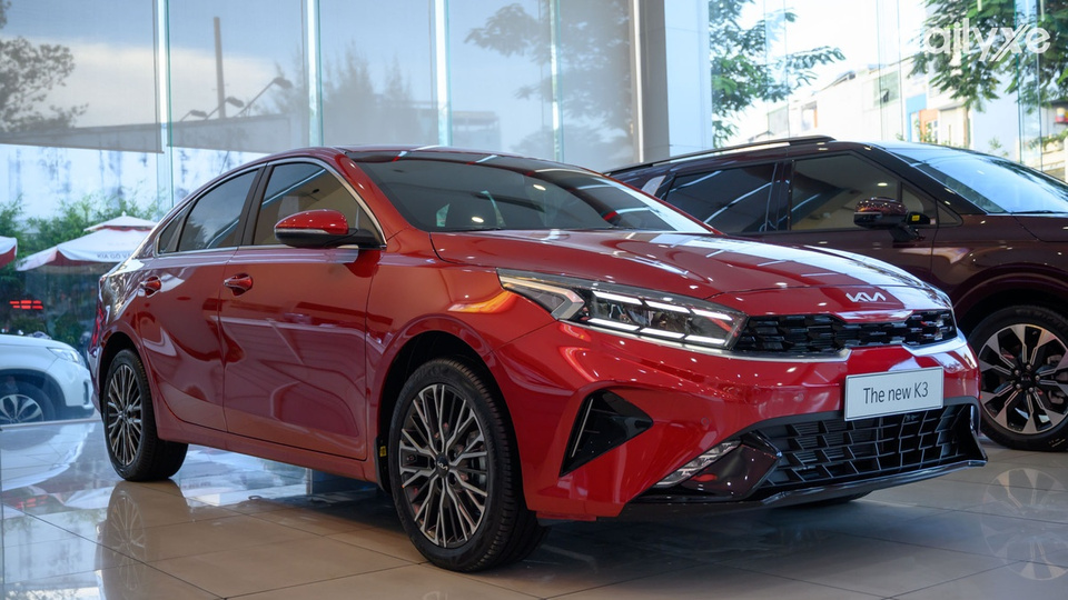 Mẫu xe nổi bật phân khúc sedan hạng C