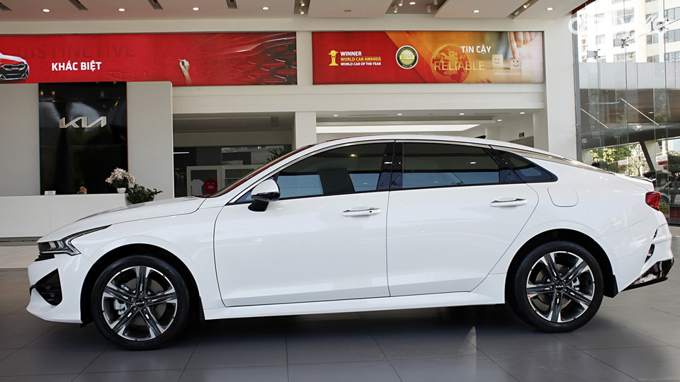 Thân xe mang kiểu dáng thon gọn và cá tính