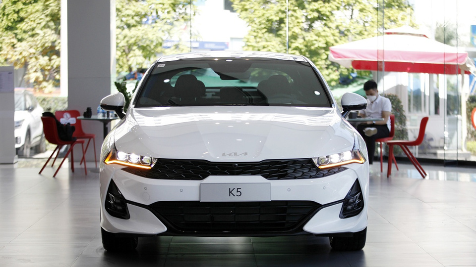 Cản trước và hốc giá hai bên tăng thêm vẻ thể thao