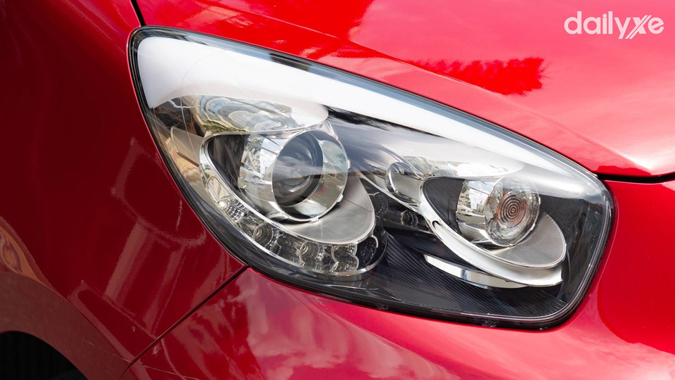 Đèn pha thiết kế bản to độc đáo