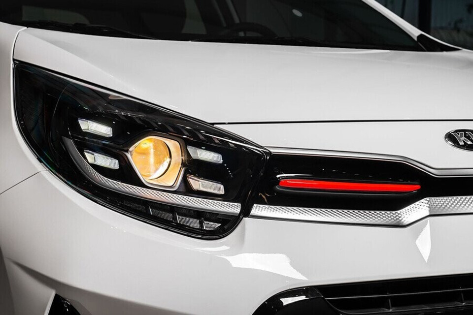 Cụm đèn trước LED