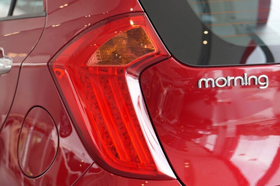 Thiết kế cụm đèn hậu dạng LED