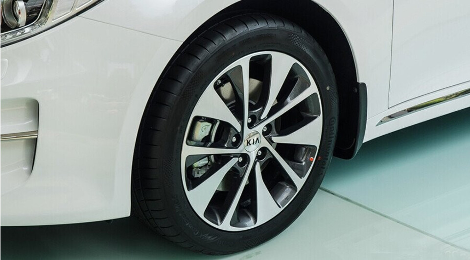 Mâm xe hợp kim 18 inch tiện mặt thể thao