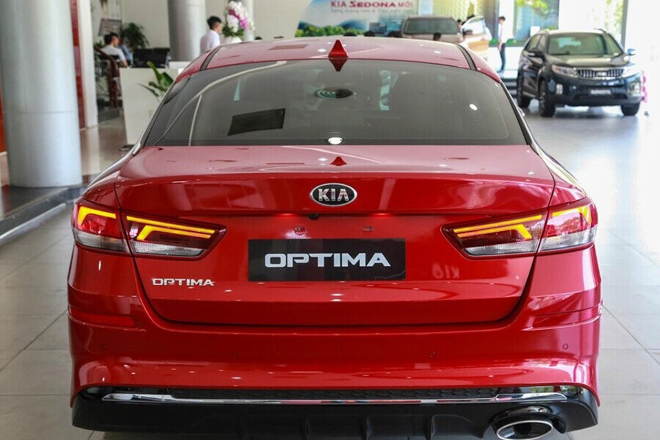 Đuôi xe thiết kế thể thao