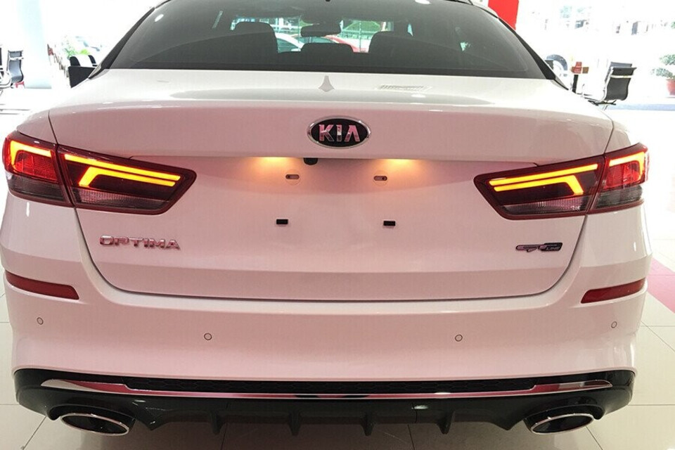 Đuôi xe thiết kế thể thao