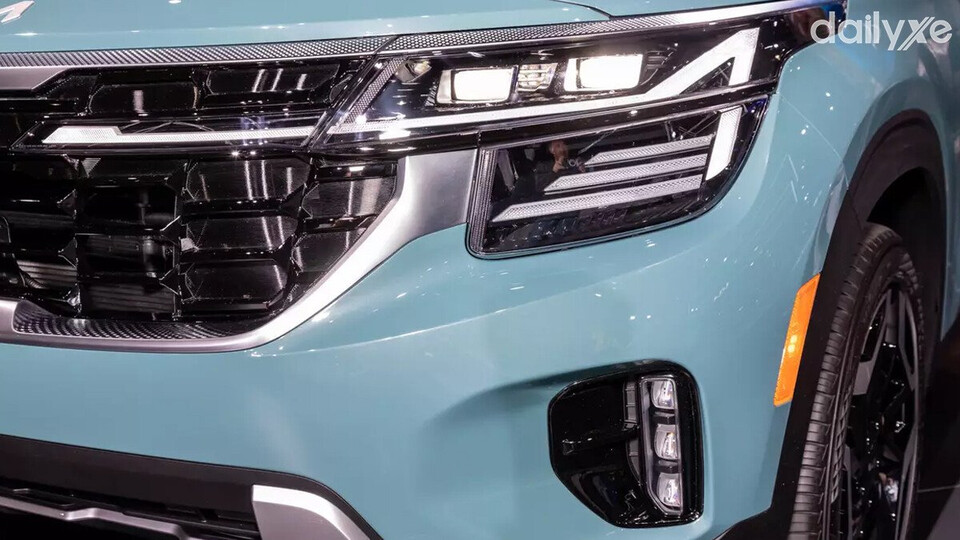 Cụm đèn phía trước dạng Halogen tự động bật tắt