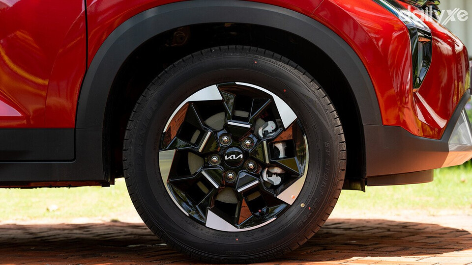 Mâm xe hợp kim nhôm 16 inch được phối 2 tone màu khỏe khoắn