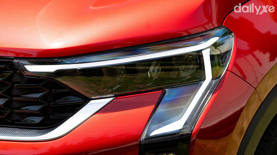 Cụm đèn pha tự động kết hợp hệ thống đèn định vị ban ngày dạng LED