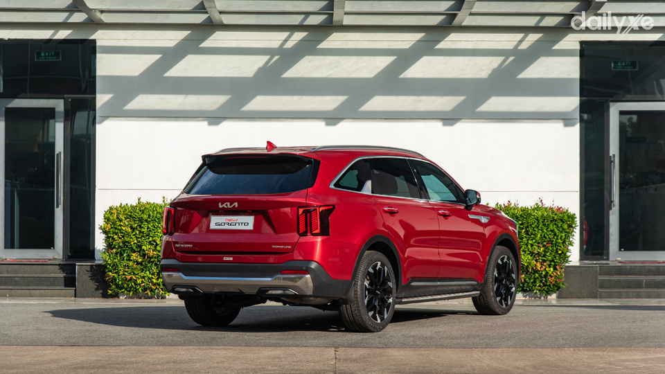 Đuôi xe mạnh mẽ và đầy cá tính cho chiếc SUV