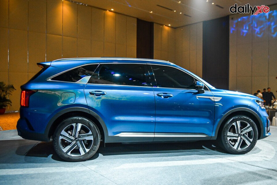 Thân xe lịch lãm và sang trọng