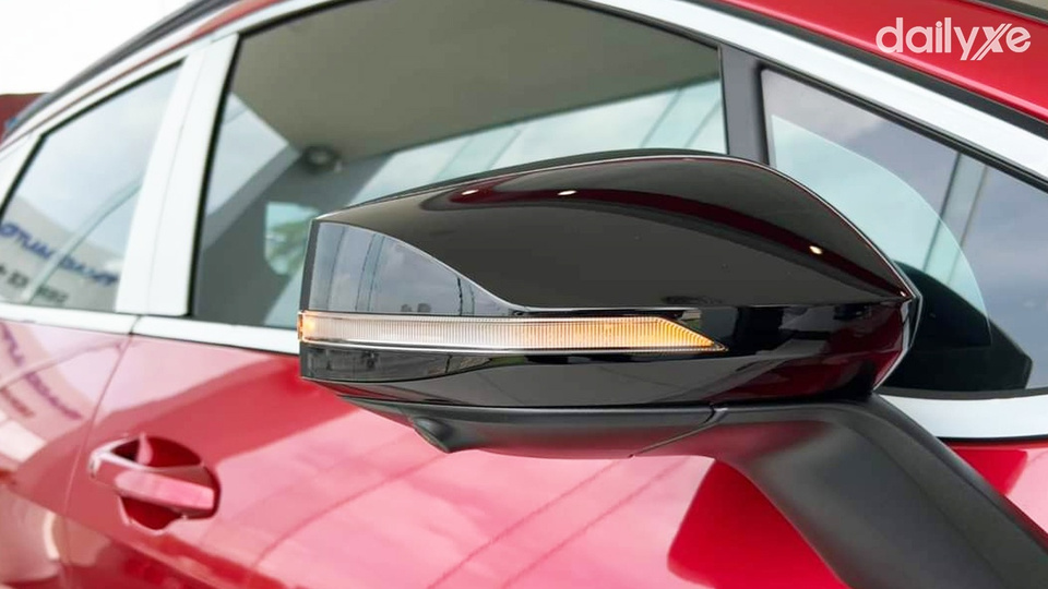 Gương chiếu hậu tích hợp nhiều chức năng hiện đại