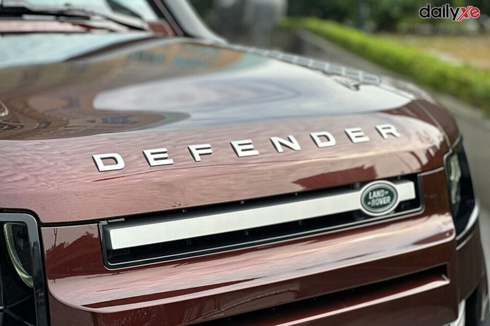 Lưới tản nhiệt dạng vuông chạm trổ cứng cáp