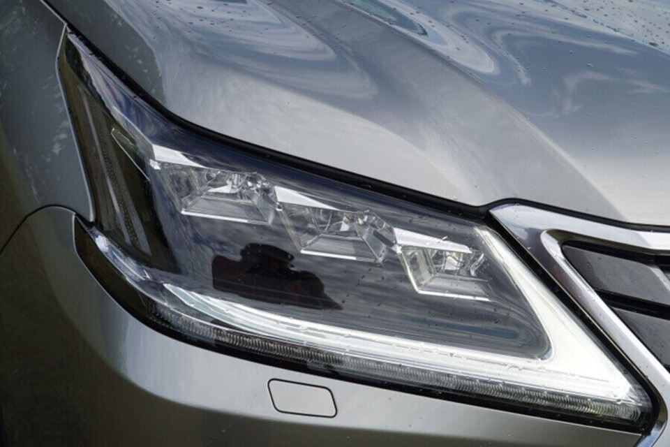 Cụm đèn pha trước LED tăng khả năng chiếu sáng Cụm đèn pha trước LED tăng khả năng chiếu sáng