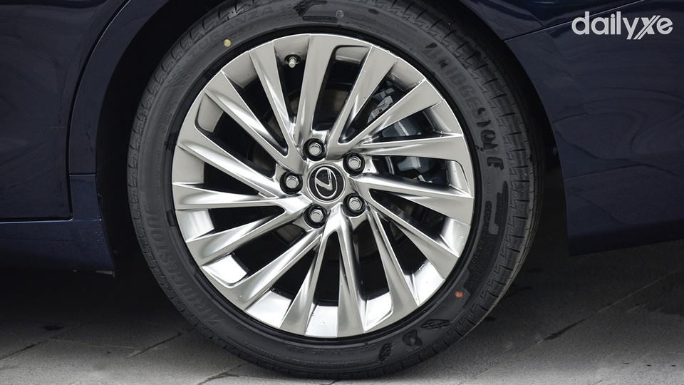 Mâm xe thiết kế thể thao 18 inch