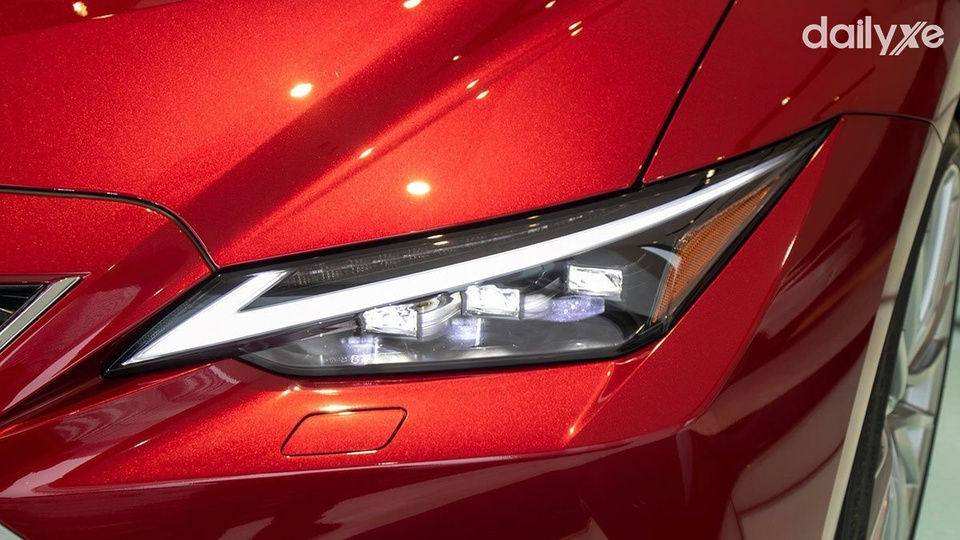 Cụm đèn trước LED với thiết kế sắc sảo