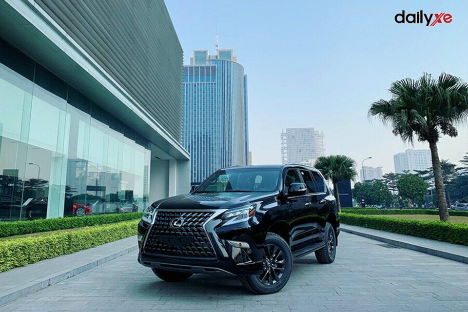 Phong cách xe mạnh mẽ và vững chải của một mẫu SUV hạng sang