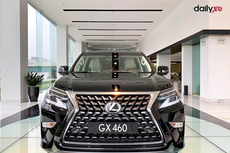 Lưới tản nhiệt hình con suốt làm nổi bật