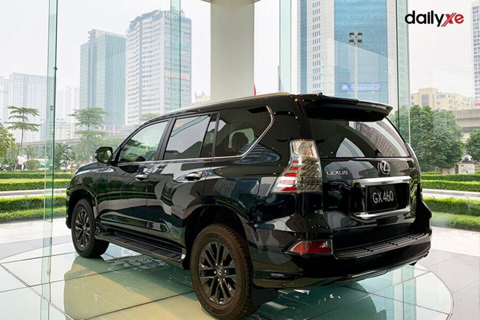 Cụm đèn hậu thiết kế nổi bật