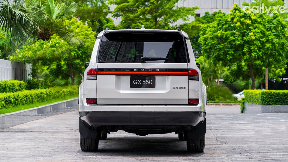 Đuôi xe thiết kế ấn tượng
