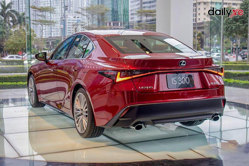 Đuôi xe thiết kế sang trọng