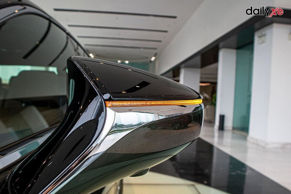 Gương chiếu hậu chỉnh điện tịch hợp đèn rẽ báo