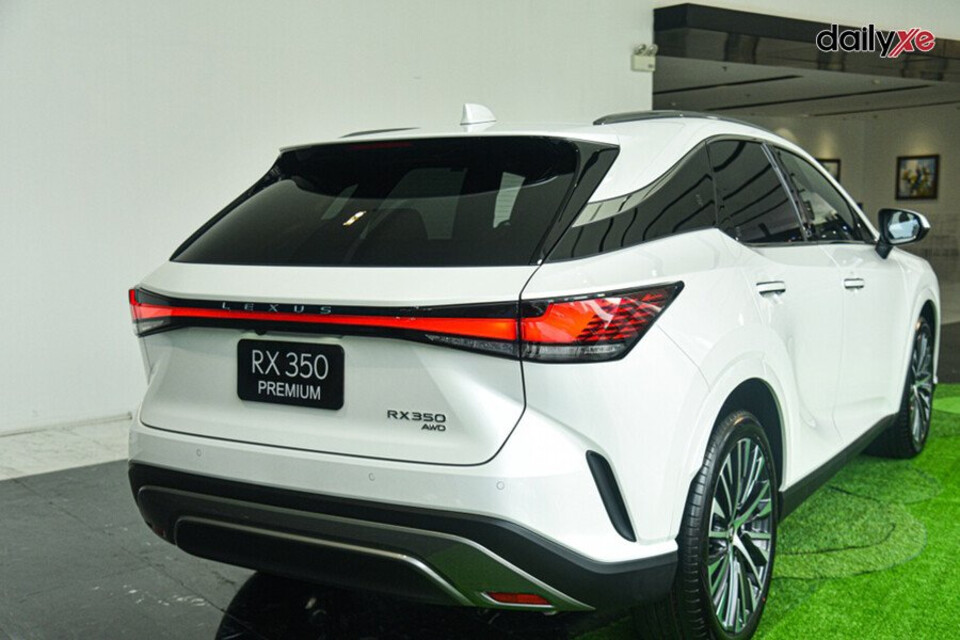 Cụm đèn hậu LED L thiết kế thể thao Cụm đèn hậu LED L thiết kế thể thao