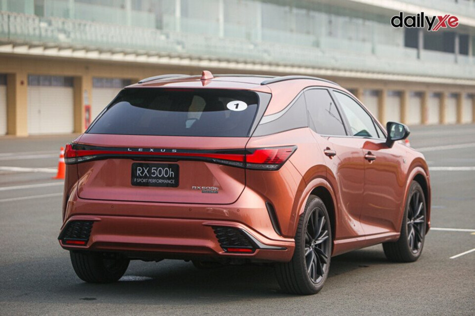 Đuôi xe thiết kế nổi bật