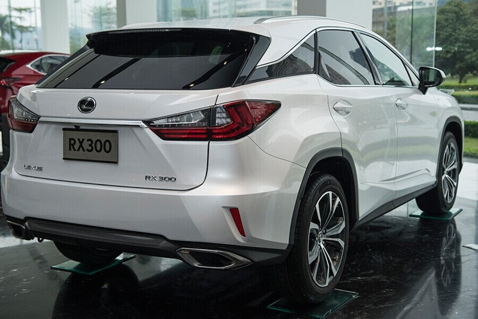 Đuôi xe thiết kế thể thao Đuôi xe thiết kế thể thao