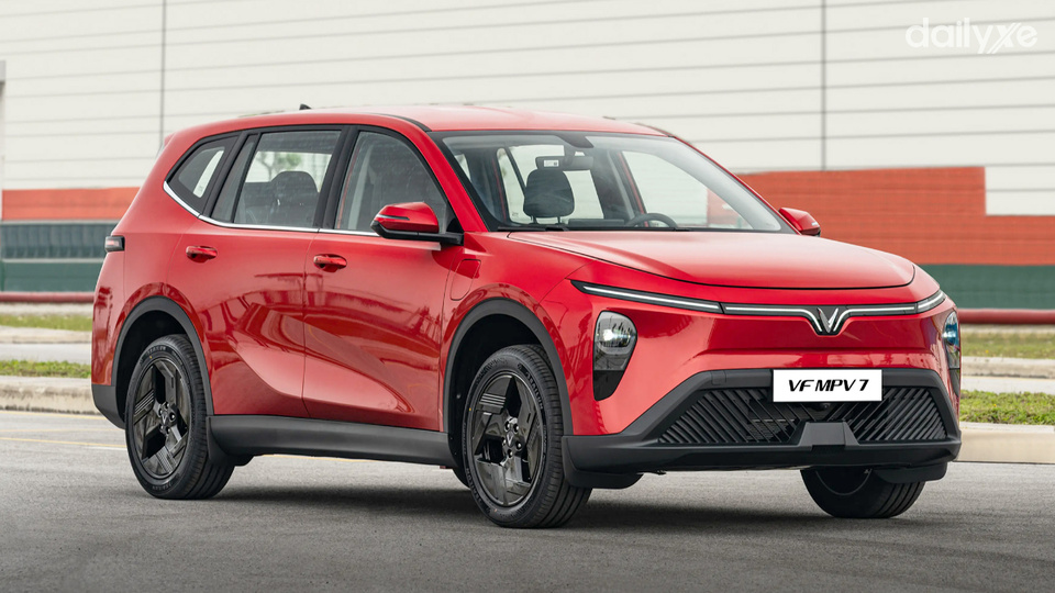 Xe được phân phối với 4 màu ngoại thất