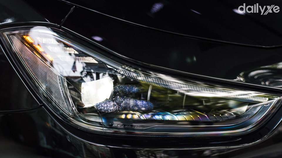 Cụm đèn pha LED