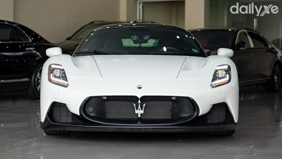 Đầu xe thiết kế thể thao và phong cách