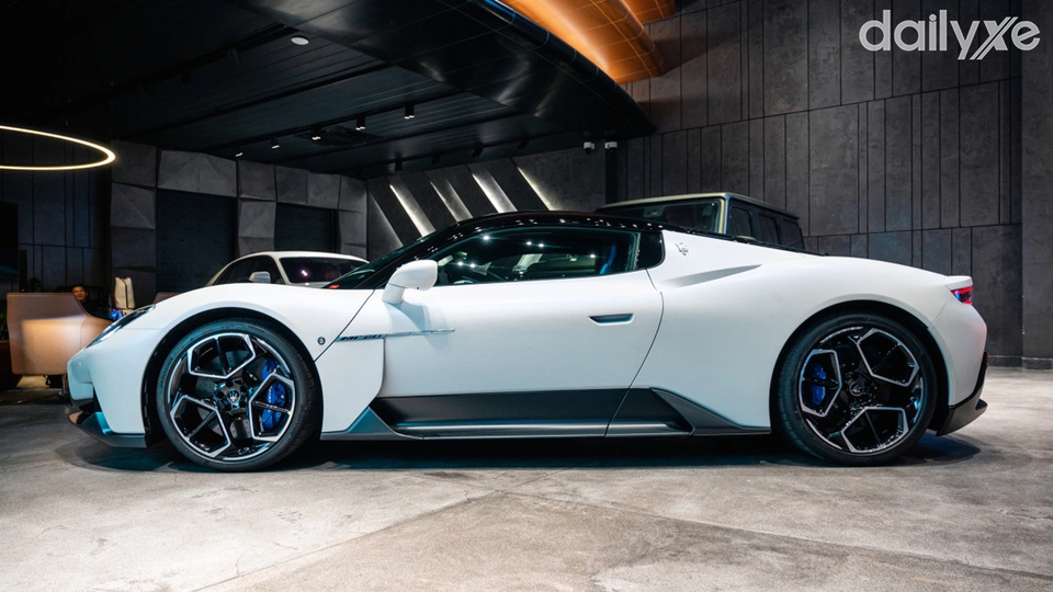 Thân xe những đường cong uyển chuyển