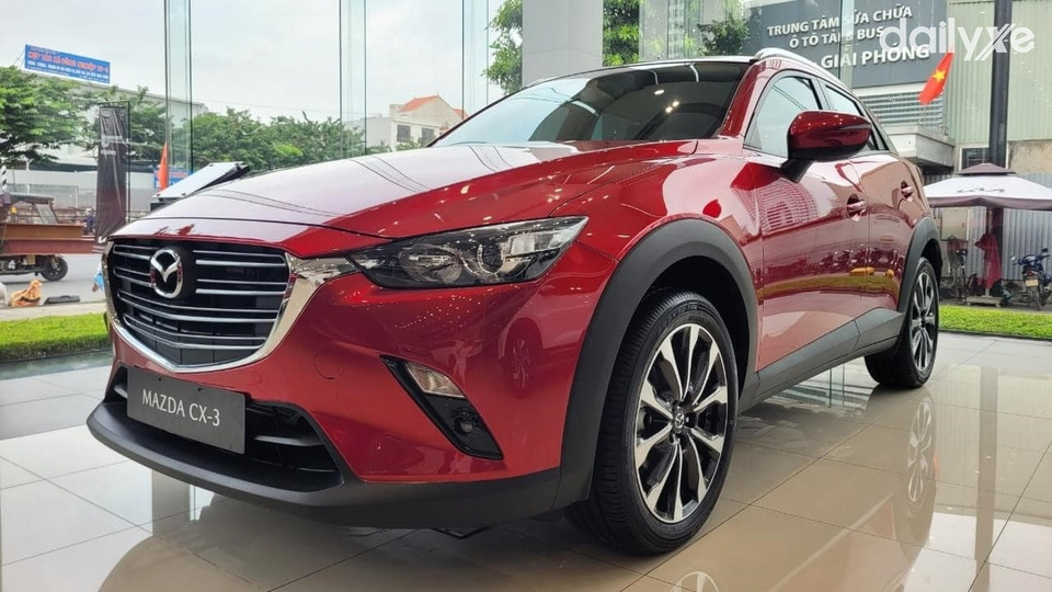 thiết kế tinh tế, kết hợp hài hòa giữa yếu tố thể thao và sự tiện nghi