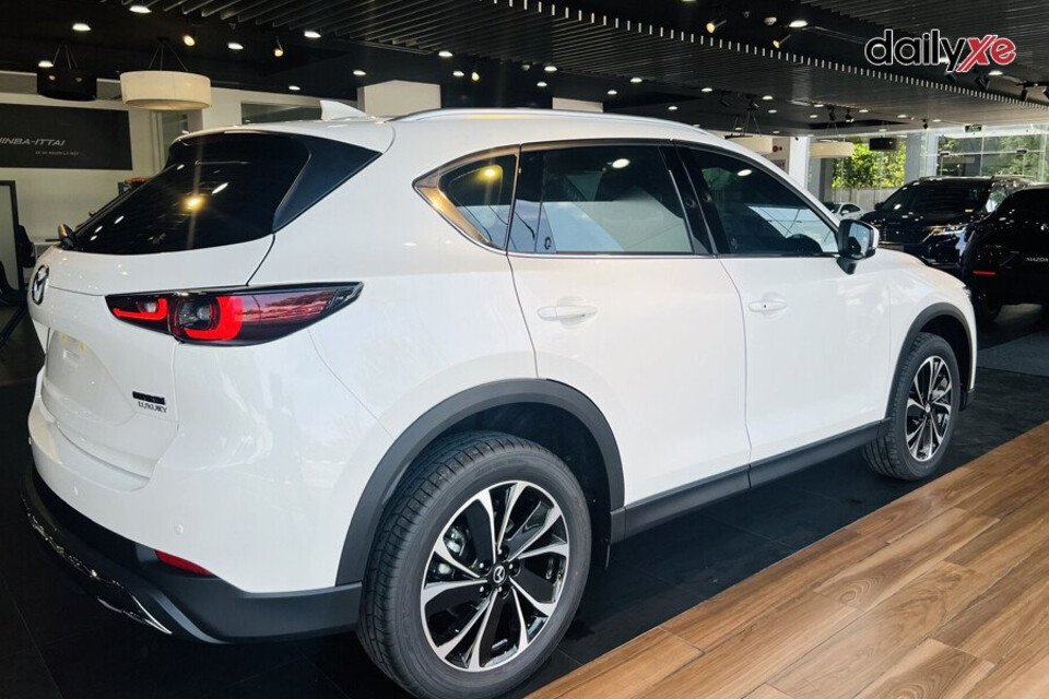 Thân xe New Mazda CX-5 2.0L Deluxe thiết kế nổi khối dứt khoát