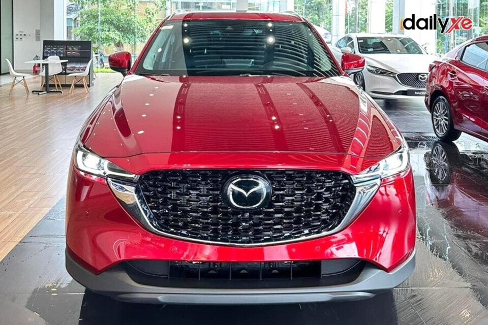 Đầu xe nổi bật kết hợp cản trước thiết kế bo cong