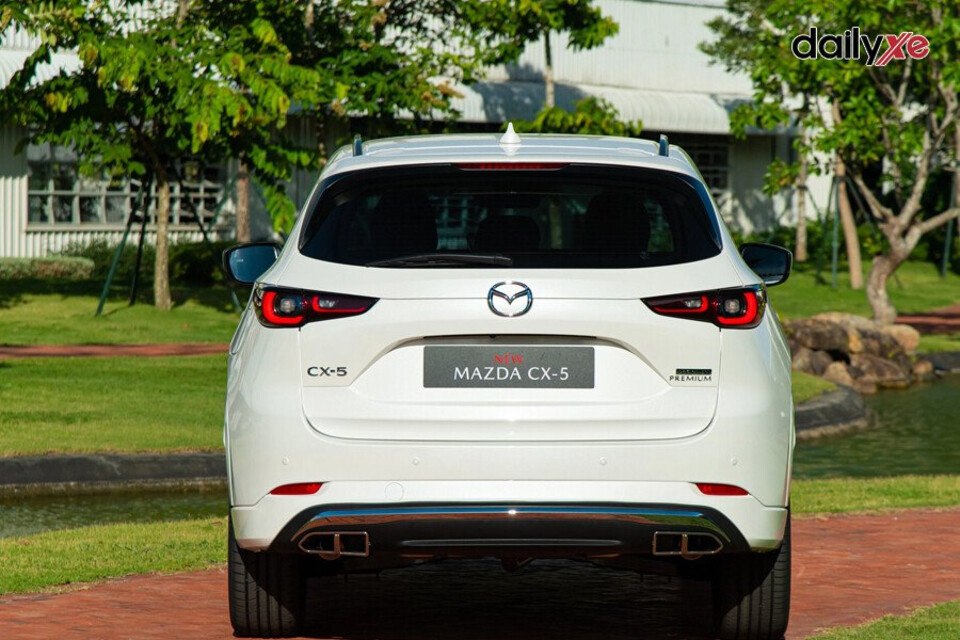 Đuôi xe New Mazda CX-5 mới mạnh mẽ và đẳng cấp